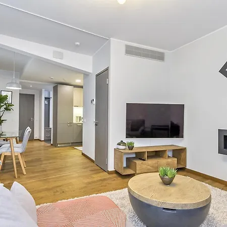 Luxuriously Furnished, Spacious Rotermanni Jewel Apartment *